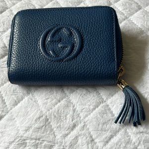 Beautiful Gucci wallet. New. No marks of any kind.